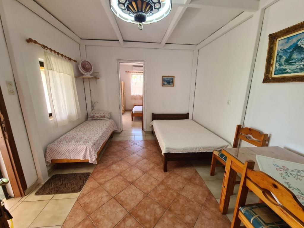 Το Κτήμα Της Ελιάς Του Τάκη Guest House Paralia Demonias ภายนอก รูปภาพ