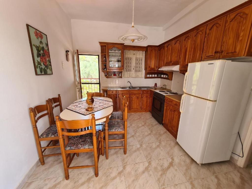 Το Κτήμα Της Ελιάς Του Τάκη Guest House Paralia Demonias ภายนอก รูปภาพ
